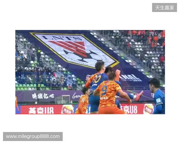 博主：国安下午集结韩佳奇现身，个别球员已从基地搬走私人物品